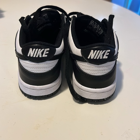 Nike Panda Dunk Size 4Y - Picture 3 of 4